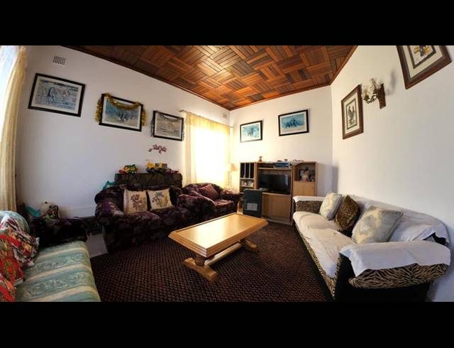 6 BEDROOM HOUSE FOR SALE IN HOWICK WEST